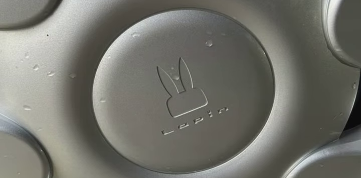 上越市のほしのじどうしゃでスズキ ラパンの納車前コーティング！細部までピカピカに仕上げるこだわりの整備です。